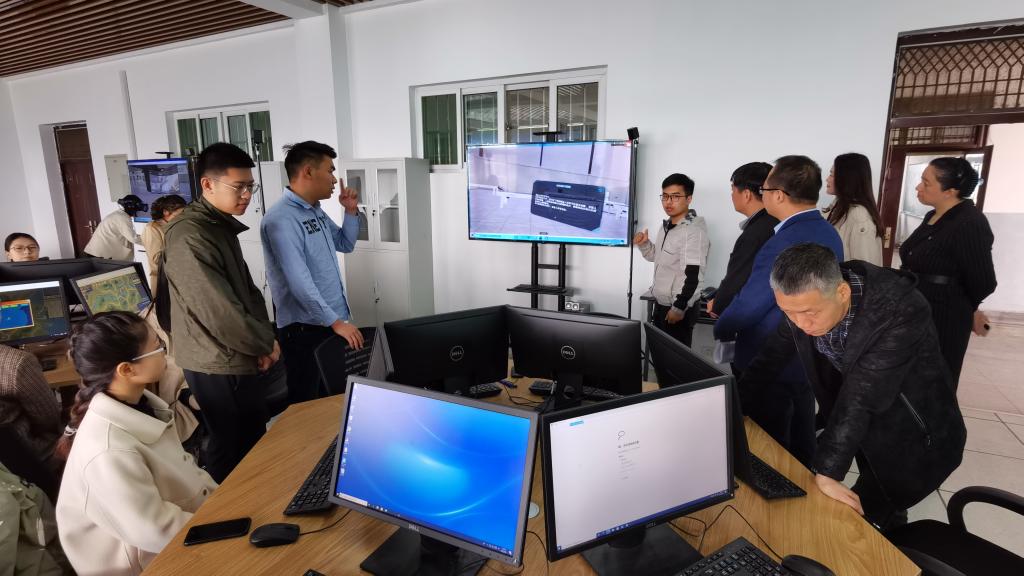 说明: //jwcw.evolutionpt.org/__local/0/B5/C8/1D58241D2617645B69A75A551BB_7F52229C_14C7D.jpg