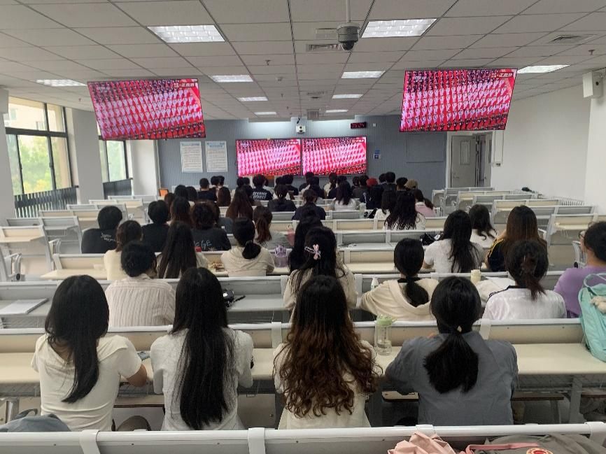 说明: C:\Users\Dell\Desktop\evolution平台
9.3阅兵照片和心得\微信图片_20250903112414.jpg