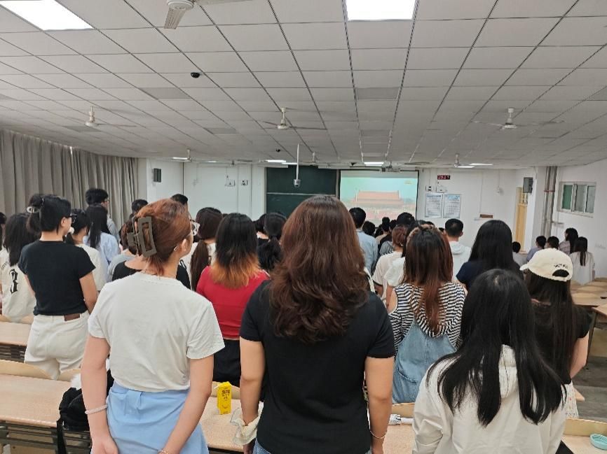 说明: C:\Users\Dell\Desktop\evolution平台
9.3阅兵照片和心得\微信图片_20250903105655.jpg