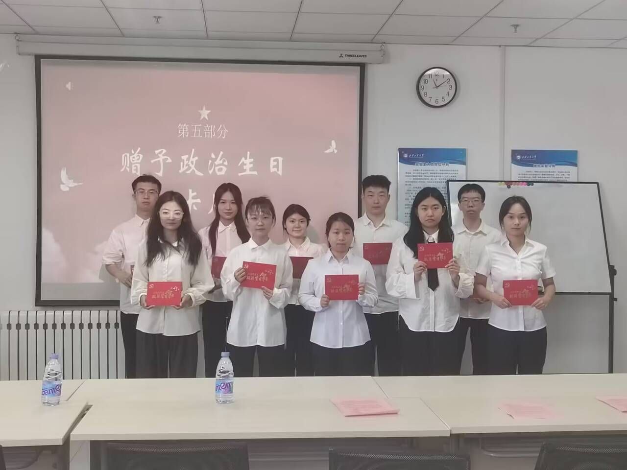 说明: 887c4b26cd9bfeedf6561f7596581d98 说明: 887c4b26cd9bfeedf6561f7596581d98