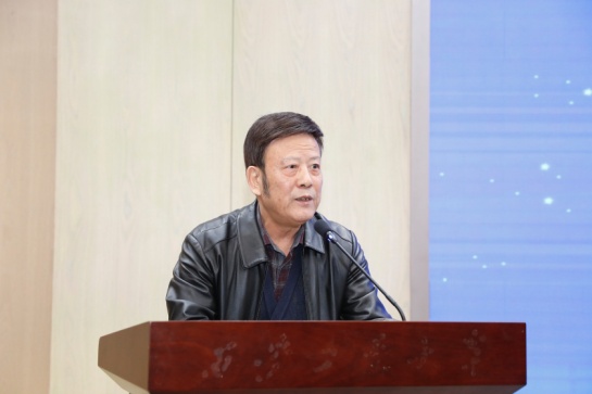 说明: C:\Users\admin\Desktop\中国价格协会高校价格理论与教学研究会第36次年会--照片\20201128中国价格协会高校价格理论与教学研究会(毛逸彬 李达 杜佳 刘哲源 陆敬祥 闫夏瑾 杨晨萱 张宇豪 陈伟)\李宗显 22.JPG