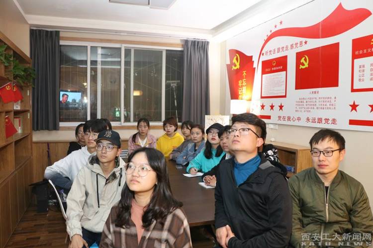 说明: //www.evolutionpt.org/__local/8/46/7D/07777E67E198F90EB1DF4935E61_2F45E6D8_18A39.jpg