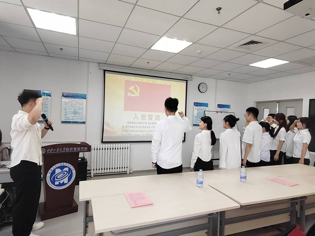 说明: %EUCLBCKS`Y851K3IK0_2[6_tmb 说明: %EUCLBCKS`Y851K3IK0_2[6_tmb